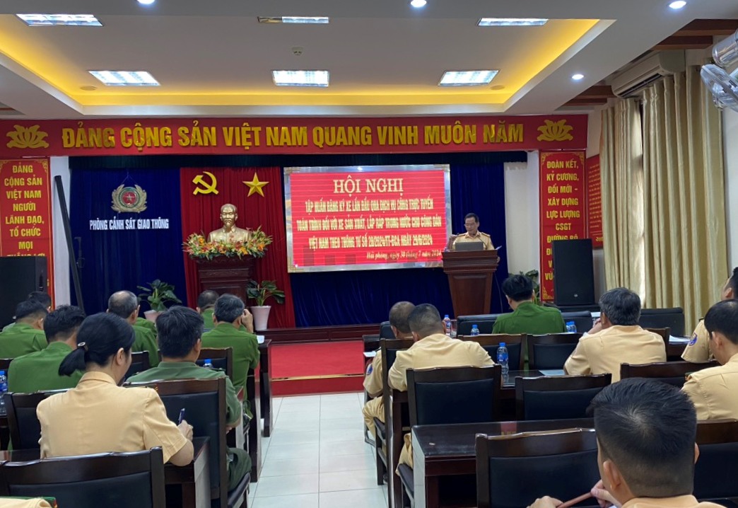 Phòng Cảnh sát giao thông: Tập huấn đăng ký xe lần đầu qua dịch vụ công trực tuyến toàn trình đối với xe sản xuất, lắp ráp trong nước cho công dân Việt Nam